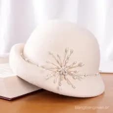 Novo Chapéu de Lã com Flor de Pérola para Mulheres, Béret de Moda de Inverno, Chapéu Elegante Estilo Francês Retro Britâ