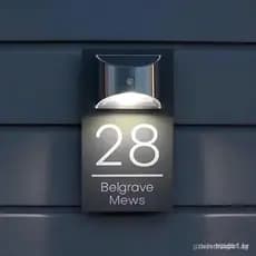 BeNsil oferece números de casa modernos e personalizáveis, placas de número de casa externas personalizáveis, alimentada