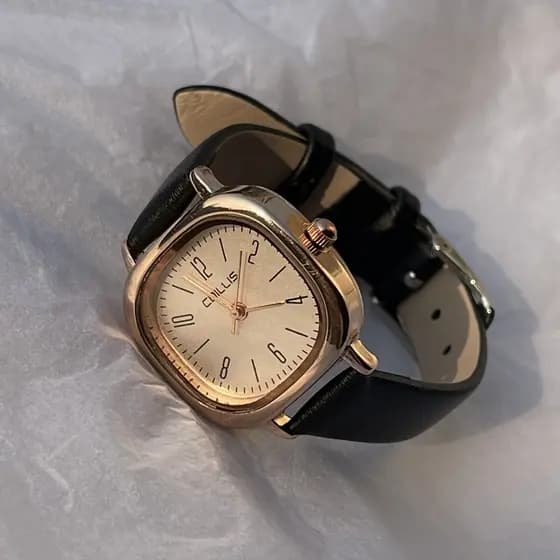 relogio feminino pequeno relogio feminino luxo Relógio feminino estudante ins nicho Design simples luz luxo pequeno quad