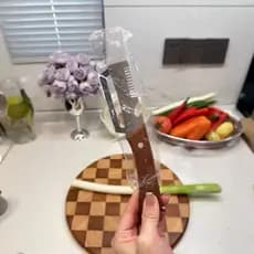 Ferramenta útil para corte de cebola em aço inoxidável Cabo de madeira Descascador de frutas Cozinha Faca multifuncional