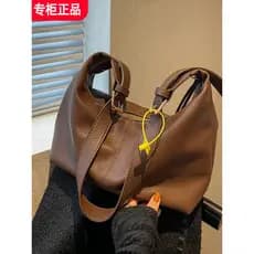 Bolsa grande japonesa para uso de rua, grande capacidade, feminina, 2026, novo estilo, bolsa de ombro combinada, alta qu