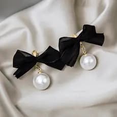 Brincos de Menina Fofos com Franjas de Agulha de Prata, Brincos Elegantes de Pérola com Laço Preto, Brincos Pendentes
