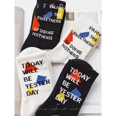 Moda carta meias estilo japonês casal meias ins na moda meias de tubo médio masculino rua na moda meias esportivas femin