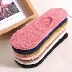 Meias femininas versão coreana meias de lã de inverno Extra grossa Coral velo invisível meias casa piso bonito cor sólid