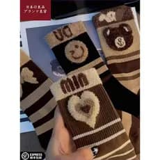 Japão Muji ins carta meio tubo meias de pelúcia inverno meias longas urso com calças tubarão feminino novo estilo