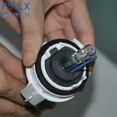FSYLX 2 Peças Adaptador de Suporte para Farol Xenon H7 HID com Clipes de Retenção para BMW E46 Série 3 1999-2006 (Farol