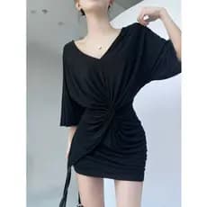 [Seckill por tempo limitado] Vestido preto de meia manga com nó feminino verão 2026 novo estilo saia curta elegante de c