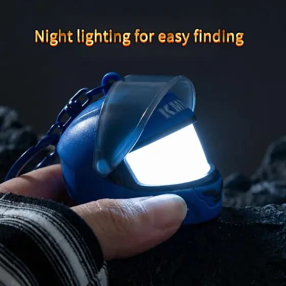 Criativo luminoso capacete chaveiro moda único saco ornamentos locomotiva pequenos pingentes amantes da motocicleta pres