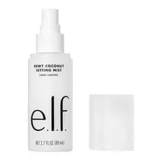 Elf Dewy Coconut Setting Spray, um spray fixador de maquiagem que contém ingredientes de chá verde, possui efeitos hidra
