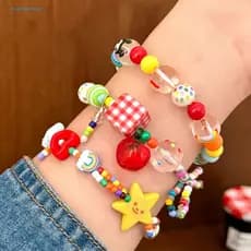 Pulseira de Miçangas Coloridas Feita à Mão para Crianças, com Cordão Elástico e Miçangas em Forma de Coração, Estrela e