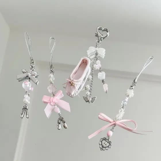 [Estilo balé] Original menina rosa coração estética balé arco fita corrente do telefone móvel pingente cuco