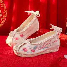 Novos sapatos de noiva estilo chinês Xiuhe, bico redondo com franjas, salto baixo, que aumentam a altura, bordados, um p
