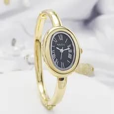 Novo relógio de pulso feminino com pulseira, formato oval, estilo estudantil, quartzo, de Guangzhou.