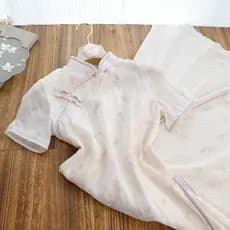 Cheongsam Feminino de Verão, Elegante, Floral Chinês, Roxo, Novo 2026, Vestido Modificado Jovem e Chique, Novo Estilo EY