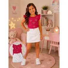 💖✨ BLUSA INFANTIL  Rosa com Aplicação de Corações em Strass ✨💖 Encante-se com essa blusa linda e delicada!