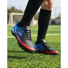 Chuteiras de futebol originais de cano baixo, promoção imperdível com 30% de desconto.