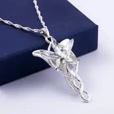 O Colar Estrela do Crepúsculo de Arwen do filme "O Senhor dos Anéis", o colar com pingente de estrela de cristal da prin