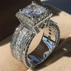 Anel feminino de prata, com design geométrico elegante e incrustação de diamantes, adequado para noivado e casamento YF4