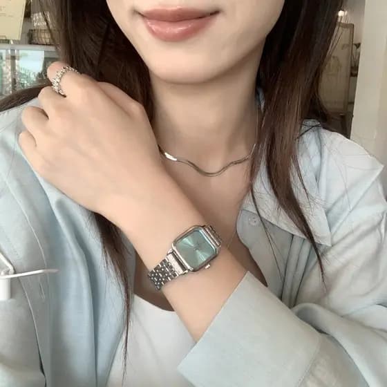 relogio feminino pequeno relogio feminino pequeno delicado Nicho simples estilo legal relógio feminino estudante ins luz