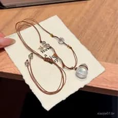 Colar chinês versátil e elegante, feito de corda trançada com design de cabaça e estrela, feito de cristal branco natura