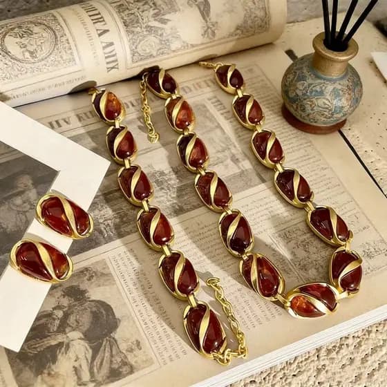 | colar prata | 【bijuterias femininas】 ✩Europeu americano francês Retro marrom cristal frisado colar estilo antigo Vinta