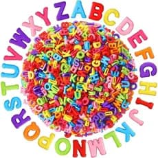Augshy 700 peças de contas de plástico coloridas grandes com letras de A a Z, contas de letras misturadas para trabalhos