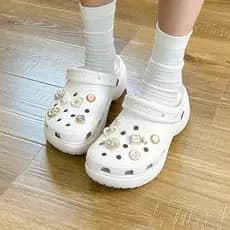 Novo estilo platina frisado flor série buraco sapatos destacável sapato fivela chinelos sapatos flor acessórios cross-Bo