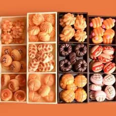 10 Pçs Simulação Comida Brinquedo Pequeno Pão Resina Acessórios DIY Grampo De Cabelo Caso Do Telefone De Decoração Creme