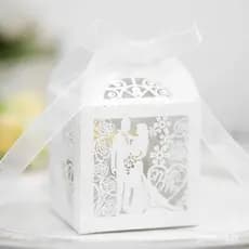 50pcs Caixas Favoritas De Casamento Com Fitas Caixa De Presente Pequena Vintage Doce Oca Esculpida Desenho De Gaiola De