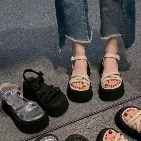 Sandálias de tamanho 35-40, sola grossa, sandálias femininas romanas, sapatos 2026, verão, novo estilo, sandálias de pra
