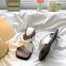 Sandálias francesas chinelos femininos verão exterior Wear 2026 novo estilo sandálias de sola grossa Flip-Flops sandália