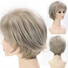 42741 Peruca de cabelo humano real cinza, curta, loira com mechas cinzas, adequada para mulheres brancas, com franja.
