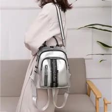 Mochila feminina super popular com estampa de letras, nova coleção 2026, marca moderna e versátil, mochila de uso duplo,