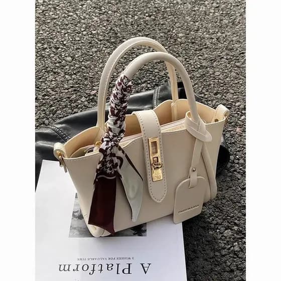 Novas bolsas femininas, moda primavera/verão versátil 2026, novas bolsas transversais texturizadas e modernas, bolsas de
