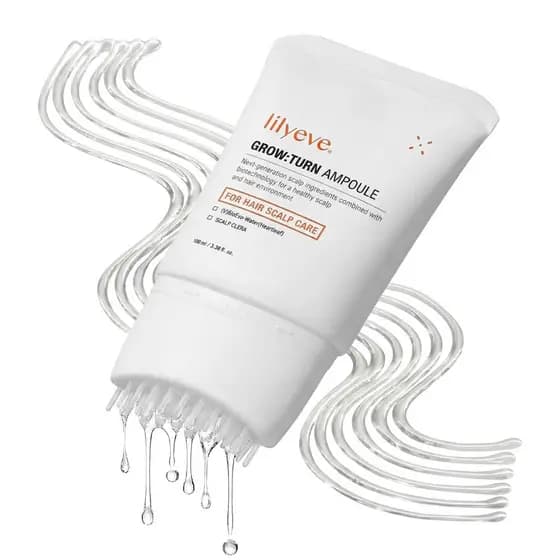 O sérum para crescimento capilar Lilyeve GROWTURN, equipado com uma escova integrada, contém extrato de heartleaf para a