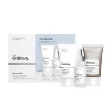 O conjunto de tratamento para acne The Ordinary, uma rotina de cuidados com a pele em três etapas, inclui o Limpador Esp