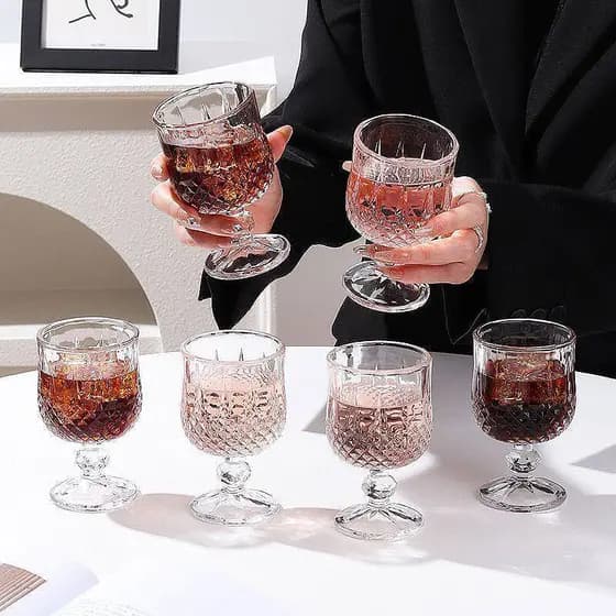 Dia seguinte Da Nicho Retro ins Estilo Diamante Em Relevo Bonito Cálice Curto Vidro de Alto Valor Champanhe Vinho Tinto