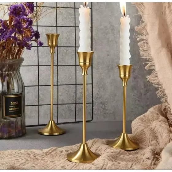 Decoração de Luxo Castiçais Dourados Metal Robustos