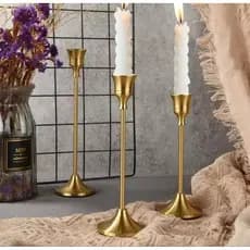Decoração de Luxo Castiçais Dourados Metal Robustos