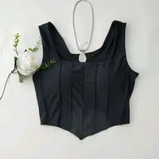 cropped de alça com bico e bojo modelo tendencia