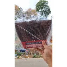 Super Vassoura Piaçava Hollywood – Resistência e Durabilidade para Limpeza Pesada Com Cabo