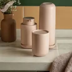 Kit Banheiro 4 Pçs Bold Ou Composto por Porta Sabonete Líquido Porta Escovas Porta Algodão e Bandeja