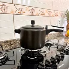 Panela de Pressão Fechamento Interno 4,5 Litros
