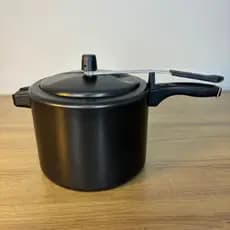 Panela De Pressão Antiaderente 7 litros- fechamento interno - grande