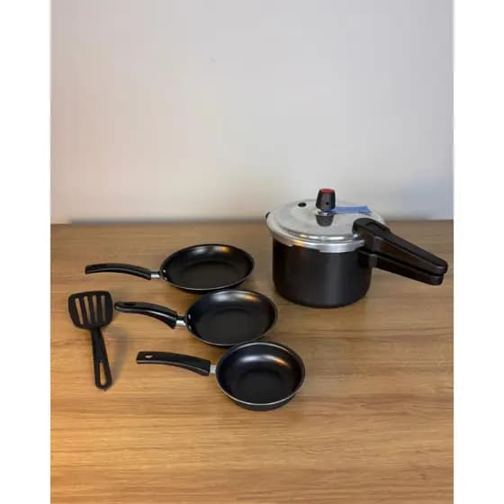 Kit Frigideira Antiaderente com Panela de Pressão Fechamento Externo 4,5L