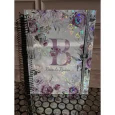 Caderno personalizado alfabeto lilás