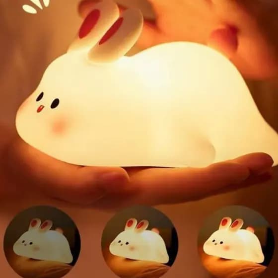 Luminária de Coelhinho Decorativo Funcional Quarto Bebê Criança Infantil Mini Abajur Luz Suave Ambiente Acolhedor Relaxa