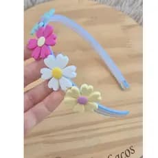 Arquinho tiara infantil flor colorida, tiara escolar, arquinho floral, acessório intantil de menina.