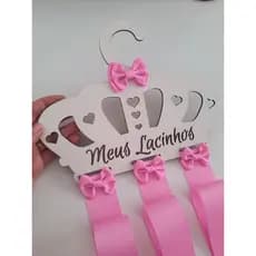 Porta laços,organizador de meninas, personalizado MDF , meus lacinhos infantil  colorido pompom.