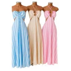 Vestido Longo Listrado Cut Out Verão 2026 – Moda Praia Elegante